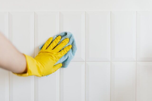 A Guide to Removing Stains From Wall Tiles